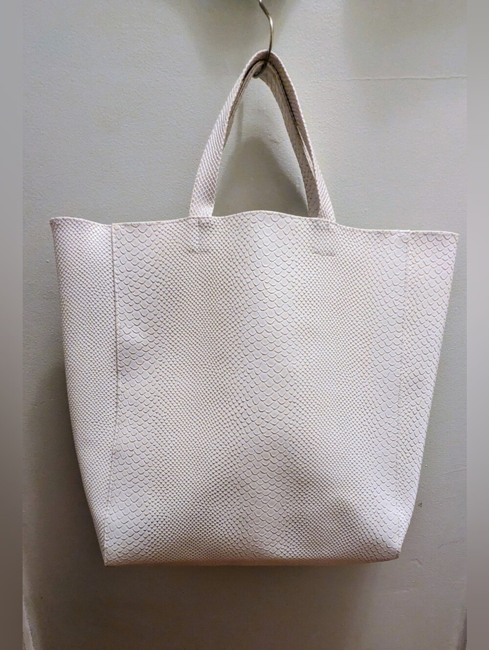 Verge Creative Group White & Gold Faux Snakeskin Tote Bag 15" x 13" x 5.5"